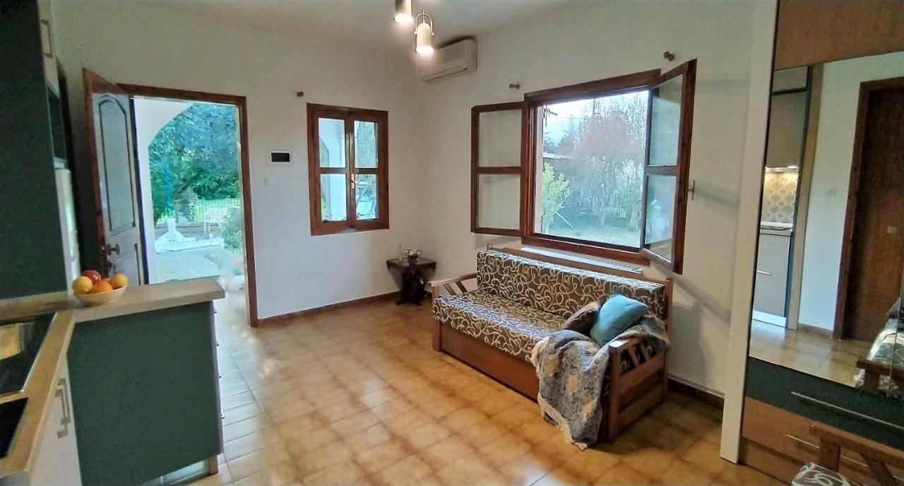 Garden Bungalow Valentina 스타브로스 외부 사진